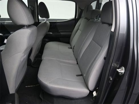 Used 2018 Toyota Tacoma SR5 image 12