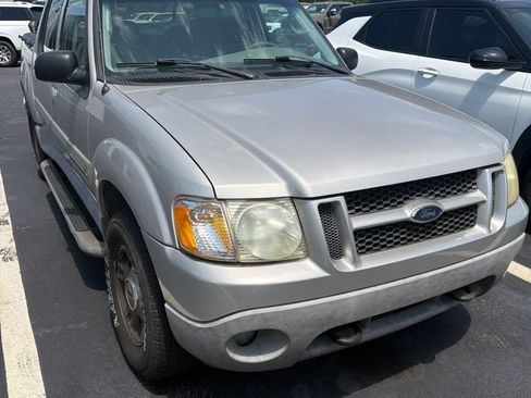 Used 2003 Ford Explorer Sport Trac 4x4 image 2