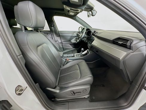 Used 2025 Audi Q3 2.0T Premium image 31