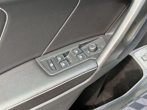 Used 2022 Volkswagen Tiguan SE w/ Panoramic Sunroof Package AWD/4WD image 24