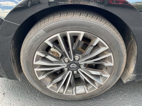 Used 2023 Nissan Maxima SV w/ Floor Mat Group FWD image 9