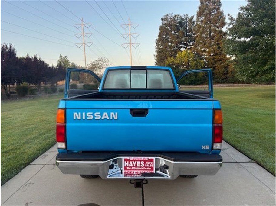 Used 1997 Nissan Pickup 4x4 King Cab image 17