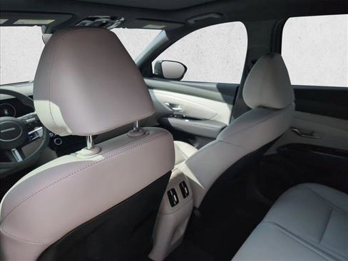 Certified 2025 Hyundai Tucson Limited image 18