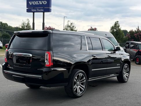 Used 2019 GMC Yukon XL Denali w/ Denali Ultimate Package RWD image 11