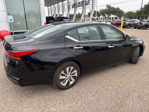 Certified 2025 Nissan Altima 2.5 S FWD image 6