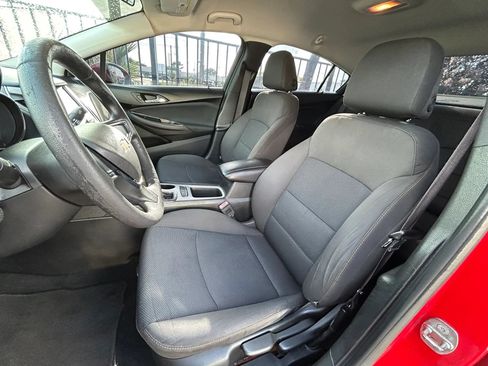 Used 2017 Chevrolet Cruze LS FWD image 3