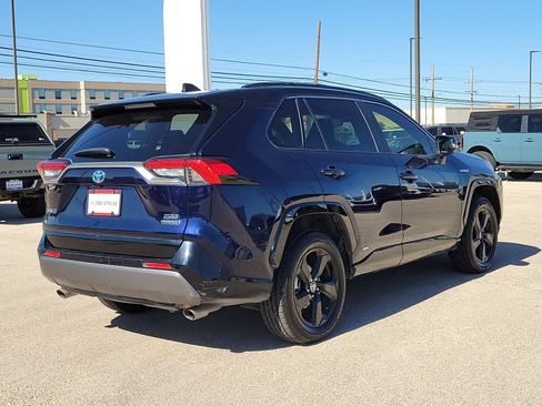 Used 2019 Toyota RAV4 XSE image 4