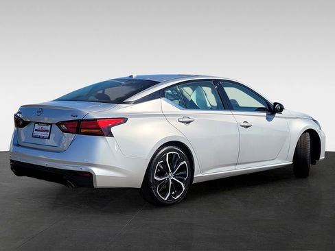 Used 2024 Nissan Altima 2.5 SR image 4