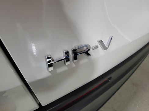 Certified 2025 Honda HR-V LX image 7