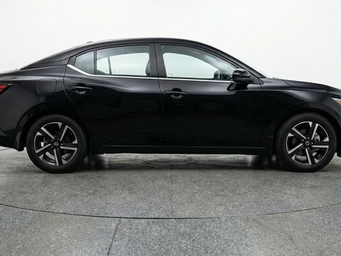 Used 2025 Nissan Sentra SV FWD image 11