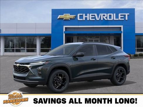 New 2026 Chevrolet Trax LT image 2