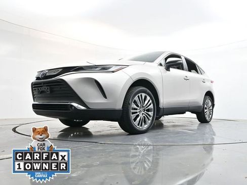 Used 2024 Toyota Venza Limited AWD/4WD image 32