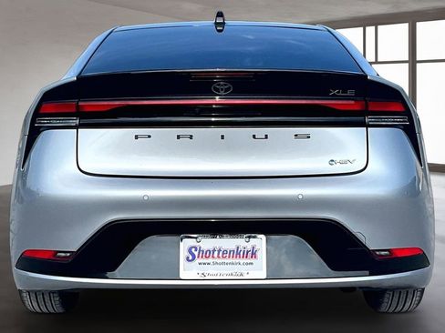 Used 2023 Toyota Prius XLE image 5