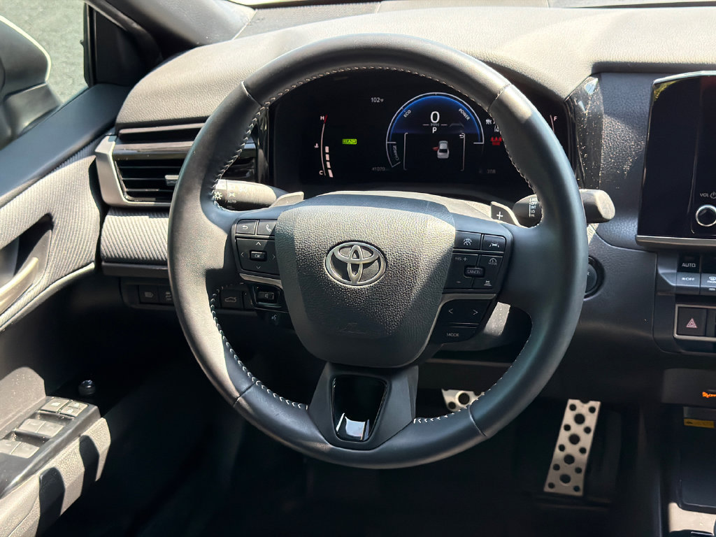 Used 2025 Toyota Camry SE w/ Convenience Package FWD image 28