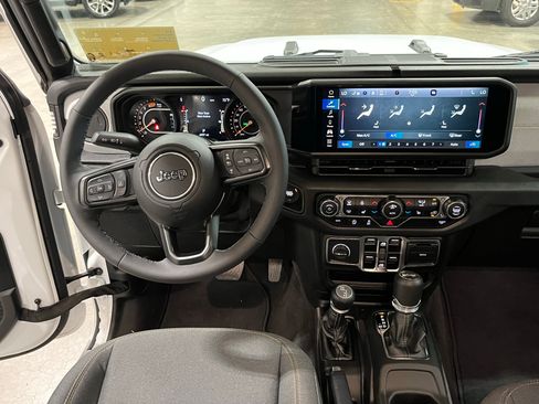 Certified 2025 Jeep Wrangler Unlimited Sport AWD/4WD image 11