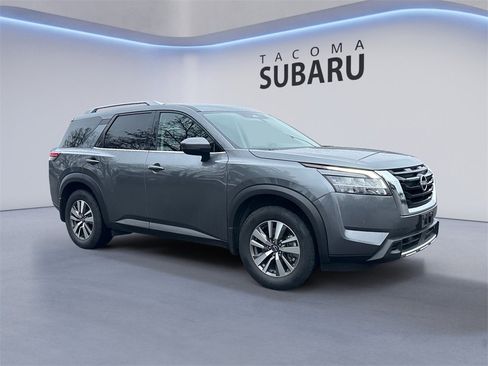 Used 2023 Nissan Pathfinder SL image 7