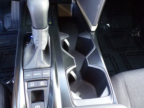 Used 2025 Toyota Camry LE image 22