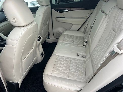 Used 2022 Buick Envision Avenir w/ Technology Package II image 35