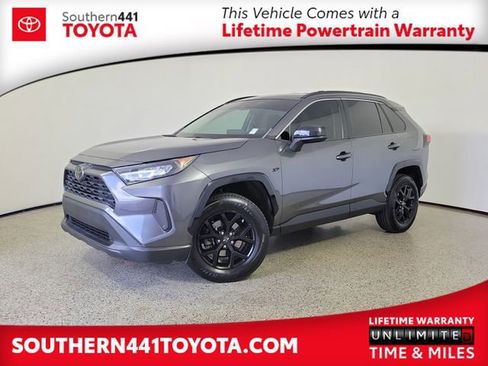 Used 2021 Toyota RAV4 LE FWD image 1