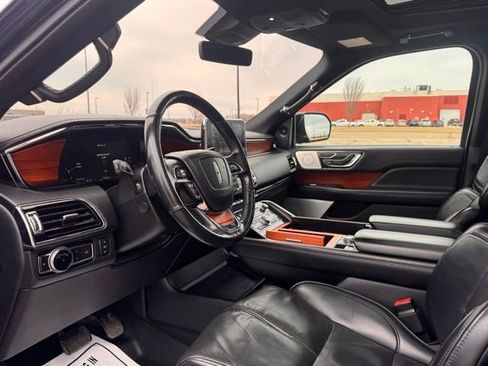 Used 2019 Lincoln Navigator L Reserve AWD/4WD image 10