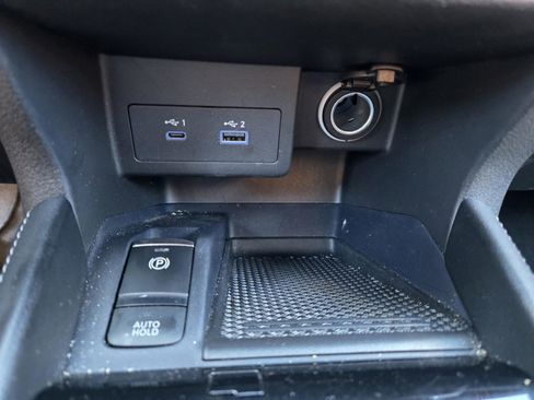 Used 2023 Nissan Kicks SR image 19