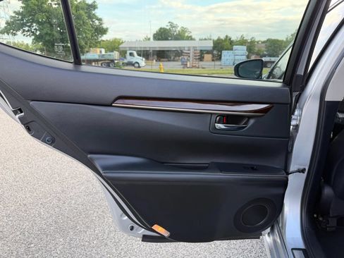 Used 2013 Lexus ES 350 w/ Luxury Pkg FWD image 20