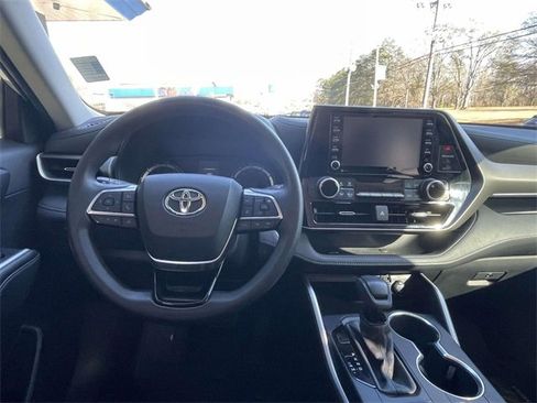 Used 2020 Toyota Highlander L image 13