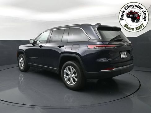Used 2023 Jeep Grand Cherokee Limited w/ Luxury Tech Group II AWD/4WD image 4