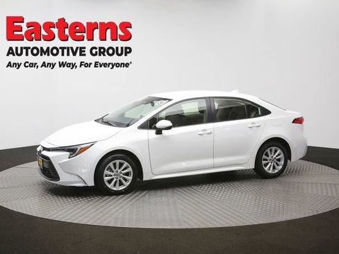 Used 2024 Toyota Corolla LE w/ LE Convenience Package FWD image 57