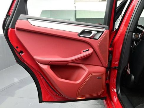 Certified 2023 Porsche Macan GTS AWD/4WD image 12