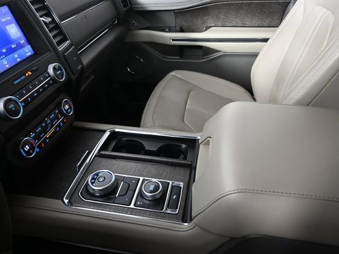 Used 2021 Ford Expedition Limited image 35