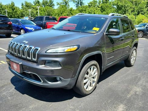 Used 2016 Jeep Cherokee Limited w/ Technology Group AWD/4WD image 6