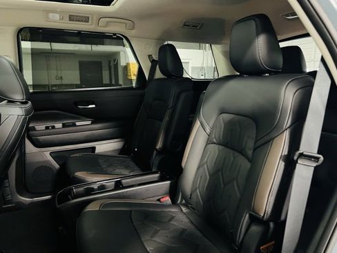 New 2026 Nissan Pathfinder Platinum image 28