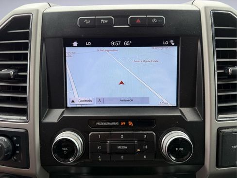Used 2019 Ford F150 Lariat w/ Equipment Group 502A Luxury AWD/4WD image 24