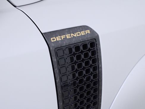 Used 2026 Land Rover Defender 110 OCTA AWD/4WD image 10