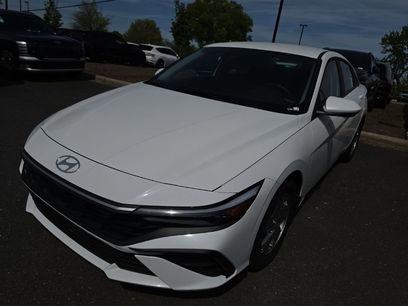 Used 2025 Hyundai Elantra SE