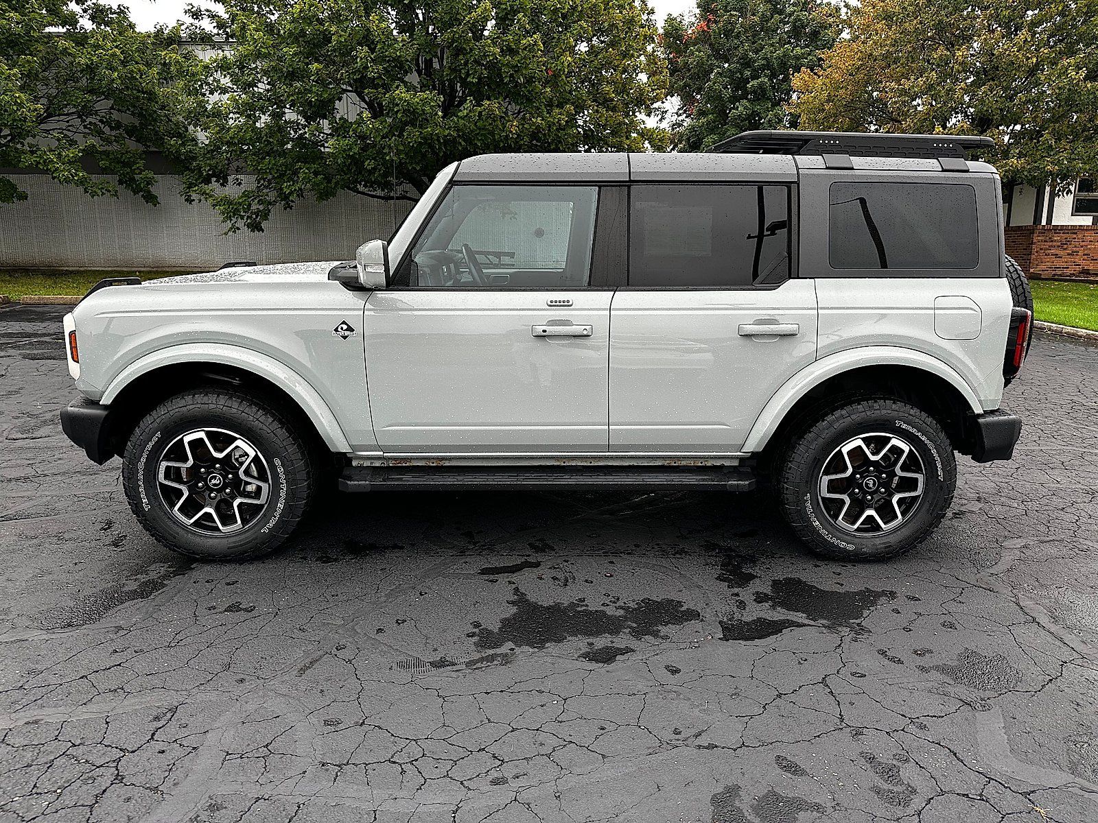 Used 2023 Ford Bronco Outer Banks AWD/4WD image 6