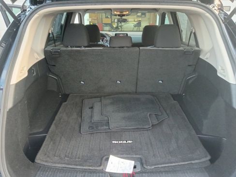 Used 2021 Nissan Rogue S FWD image 19