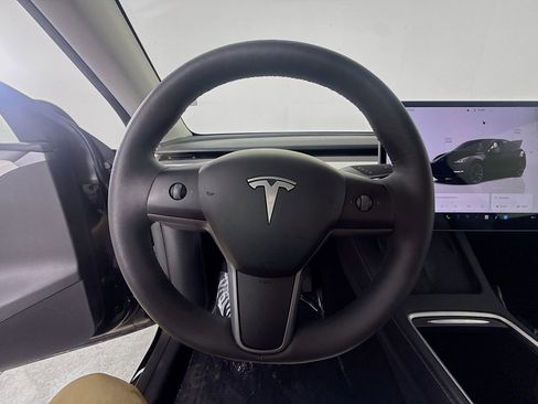 Used 2024 Tesla Model Y Long Range image 15