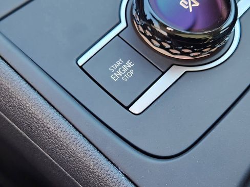 New 2026 Volkswagen Tiguan SE image 14