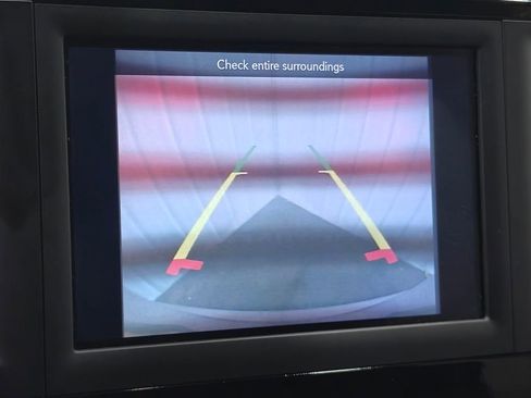 Used 2020 Chrysler Pacifica Touring-L image 7