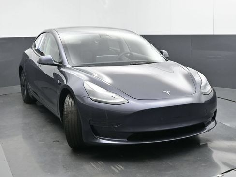 Used 2023 Tesla Model 3 Standard Range RWD image 33