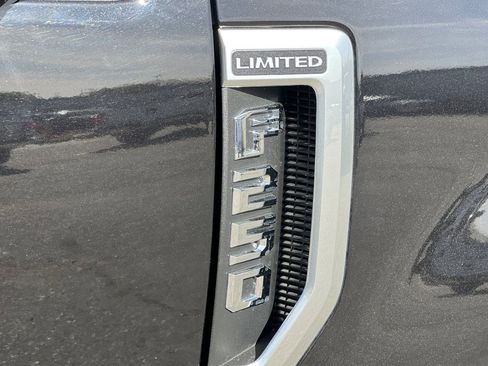 Certified 2022 Ford F250 Limited w/ FX4 Off-Road Package AWD/4WD image 27