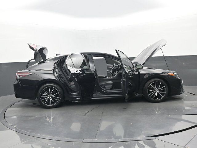 Used 2024 Toyota Camry SE FWD image 35