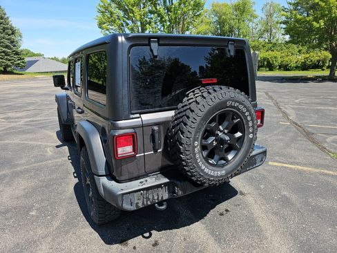 Used 2022 Jeep Wrangler Unlimited Sport AWD/4WD image 3
