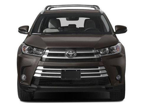 Certified 2017 Toyota Highlander Limited AWD/4WD image 4