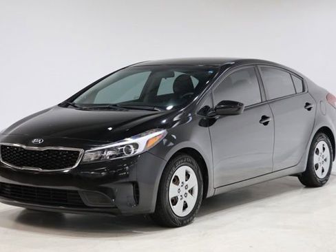 Used 2017 Kia Forte LX w/ LX Popular Package FWD image 3