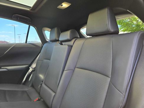 Certified 2024 Toyota Venza Limited AWD/4WD image 18
