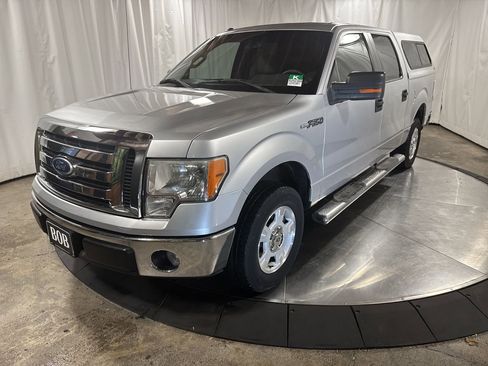 Used 2010 Ford F150 XLT image 1