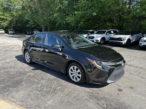 Used 2021 Toyota Corolla LE FWD image 4